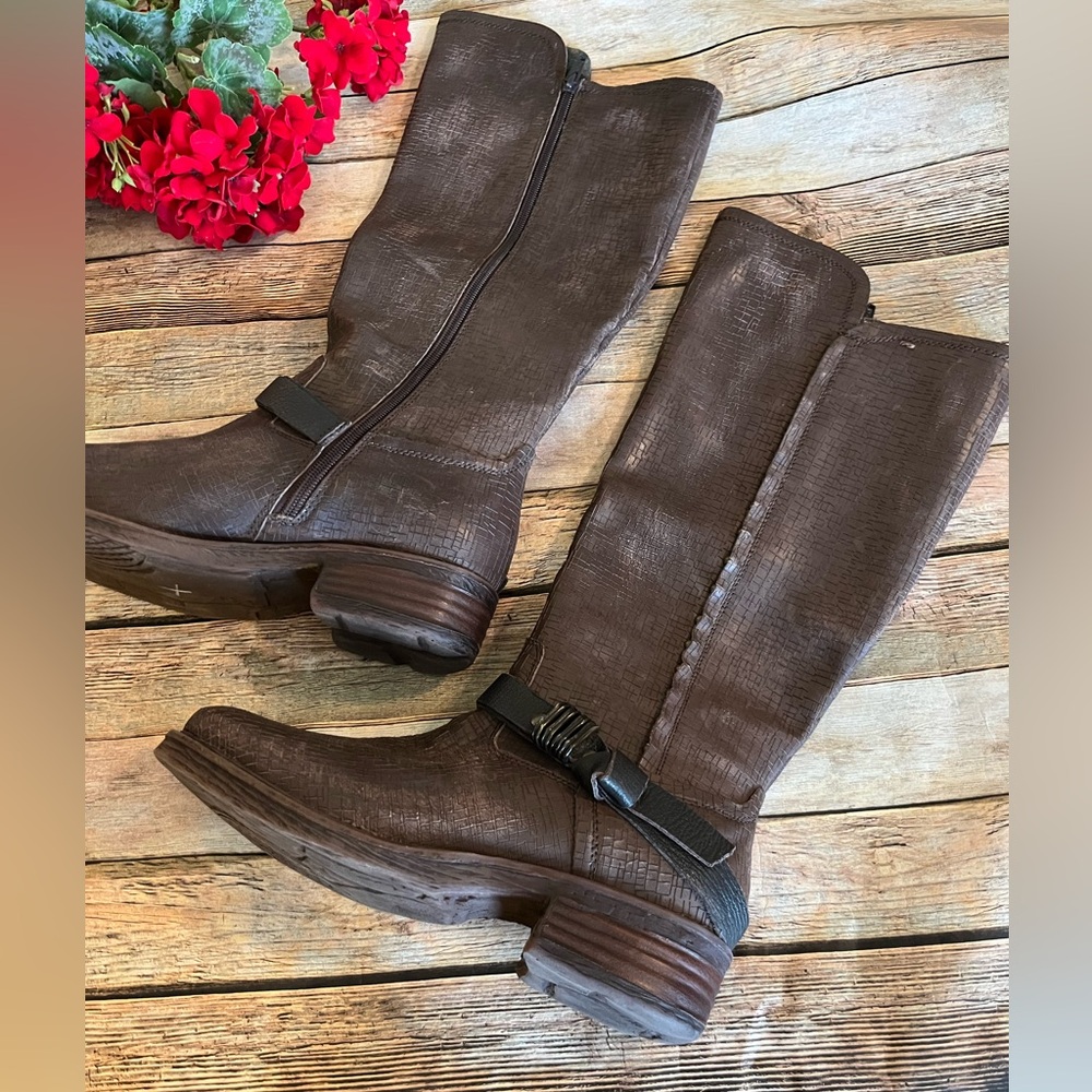 OTBT Brown Cache Tall Leather Boots Size 8.5M